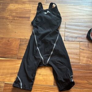 Arena Powerskin size 22